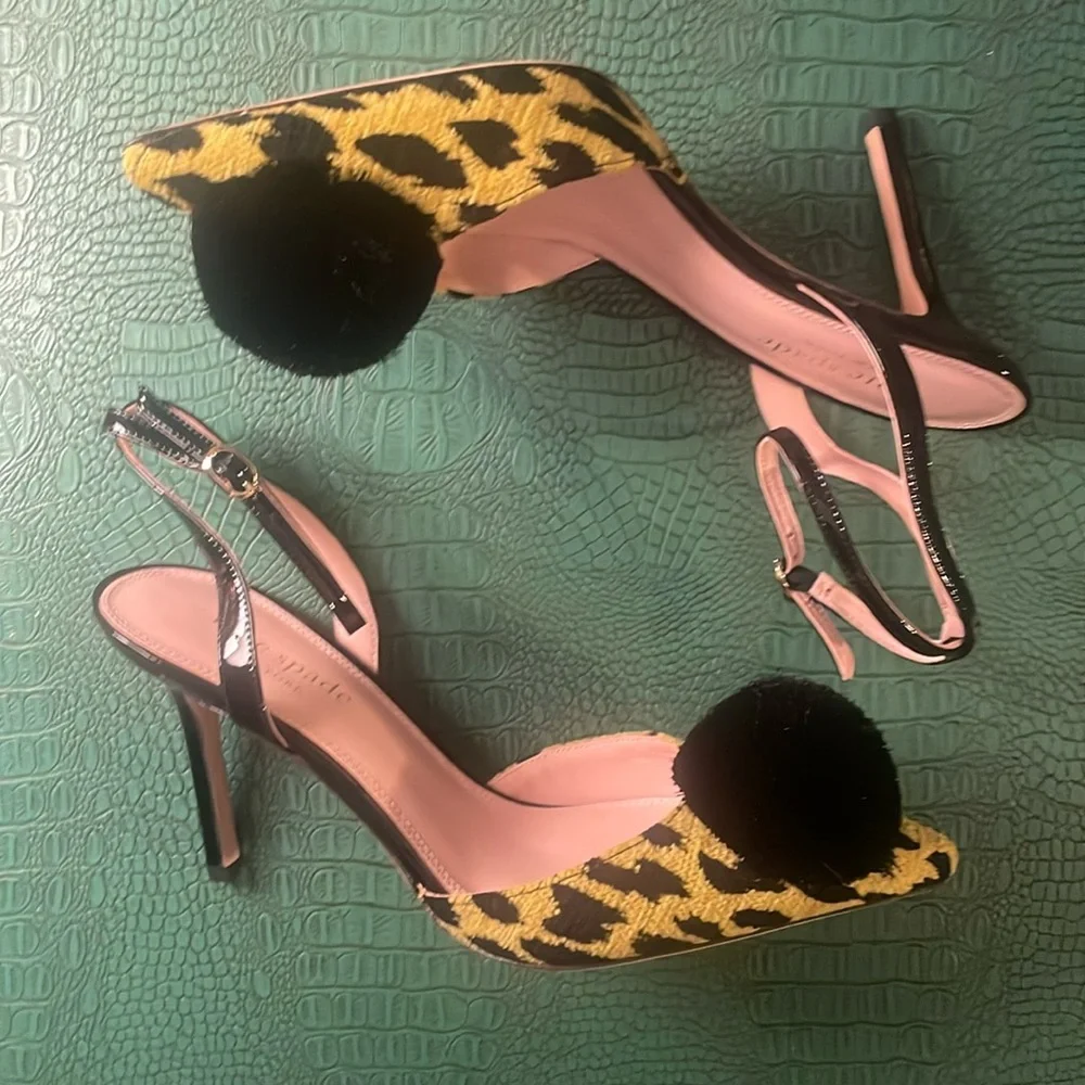 kate spade Amour Pom in chartreuse leopard print chenille and black patent heel - Picture 2 of 3